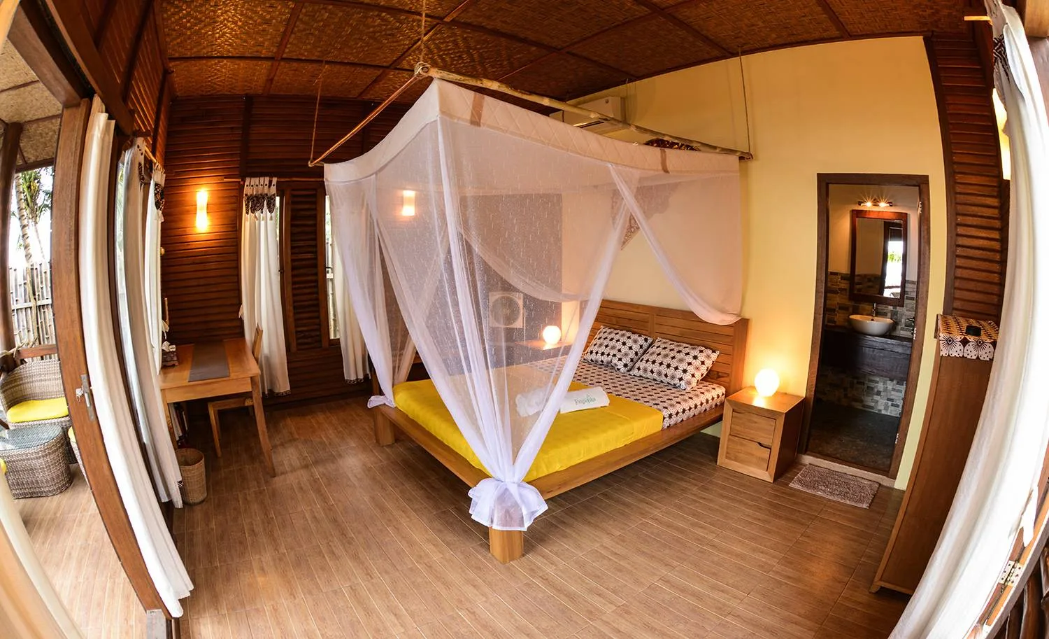 Tompotika Dive Lodge