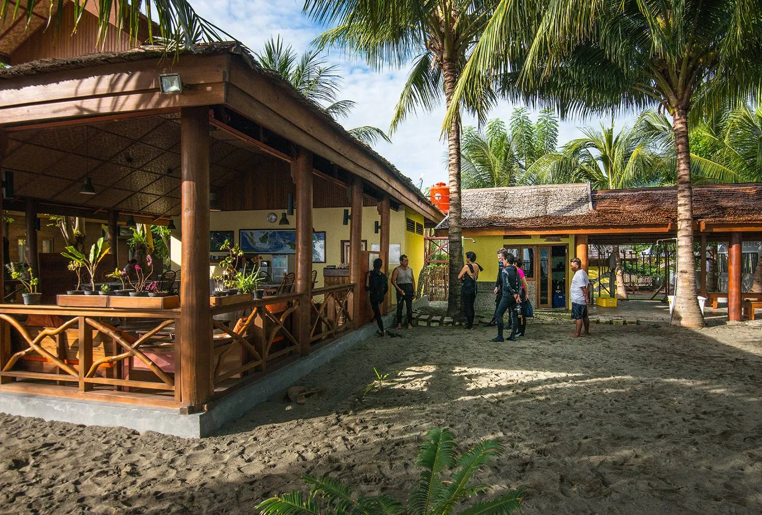 Tompotika Dive Lodge